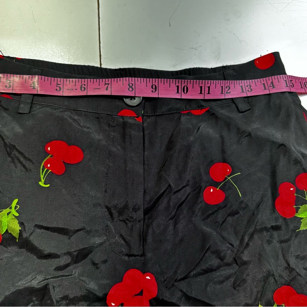 Modcloth Black Red Viscose Rayon‎ Shake A Leg Cherry Print Shorts NWT Size M - Picture 14 of 15